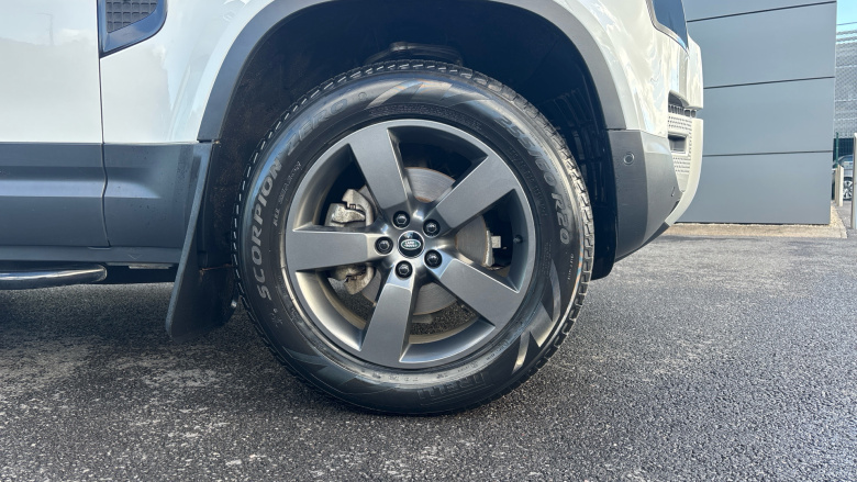 Land Rover Defender 90 Diesel 3.0 D250 Hard Top Auto